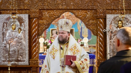 Ps. Părinte Timotei Sătmăreanul a oficiat Sfânta Liturghie la Mănăstirea „Sfinții Apostoli Petru și Pavel” din Bixad