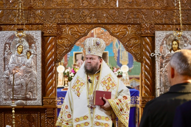 Ps. Părinte Timotei Sătmăreanul a oficiat Sfânta Liturghie la Mănăstirea „Sfinții Apostoli Petru și Pavel” din Bixad