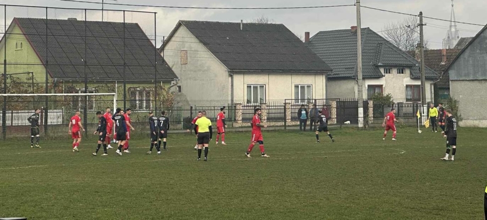 Două echipe au rămas neînvinse în Liga 4 și după etapa a 11-a