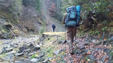 Acțiune a salvamontiștilor pentru recuperarea unui tânăr din Munții Maramureșului