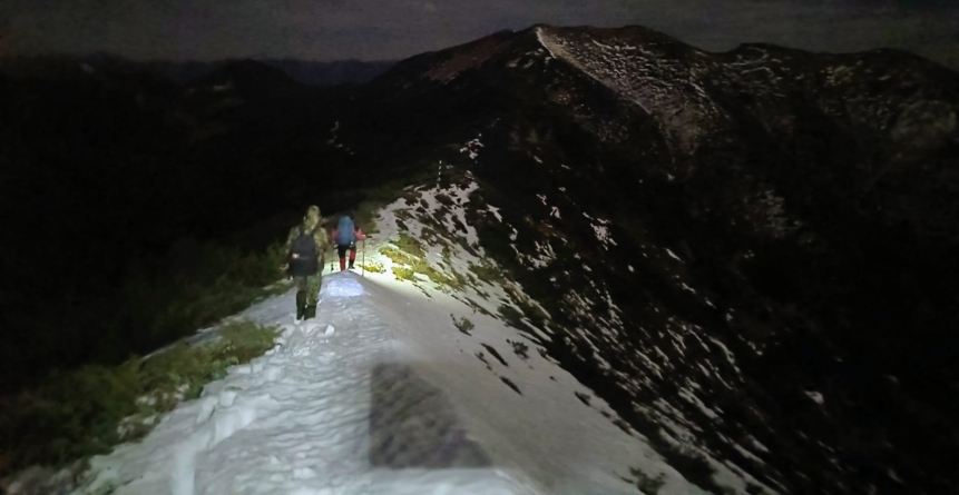 Operațiune a salvamontiștilor maramureșeni de salvare a doi tineri blocați în Șaua Strunga