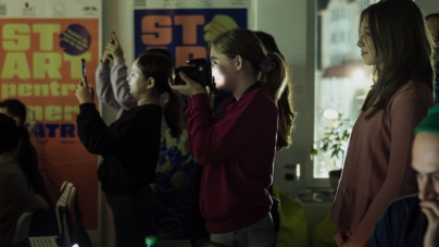 Atelierul „START FOTO” s-a desfășurat în cadrul spectacolului „Realități Absurde”, la Târgu Lăpuș