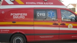 Accident cu un excavator și un microbuz în Mara. Două persoane au fost transportate la spital