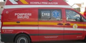 Accident cu un excavator și un microbuz în Mara. Două persoane au fost transportate la spital