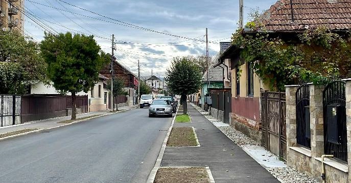 Parcarea pe câteva străzi din Sighet, interzisă pentru câteva zile pentru efectuarea de marcaje rutiere