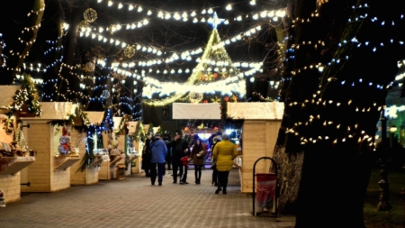 Căsuțe de închiriat pentru Târgul de Crăciun de la Sighet