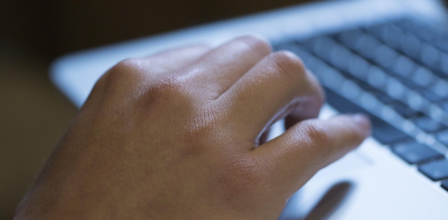 DNSC: Atenție la ofertele „tentante” de sărbători!