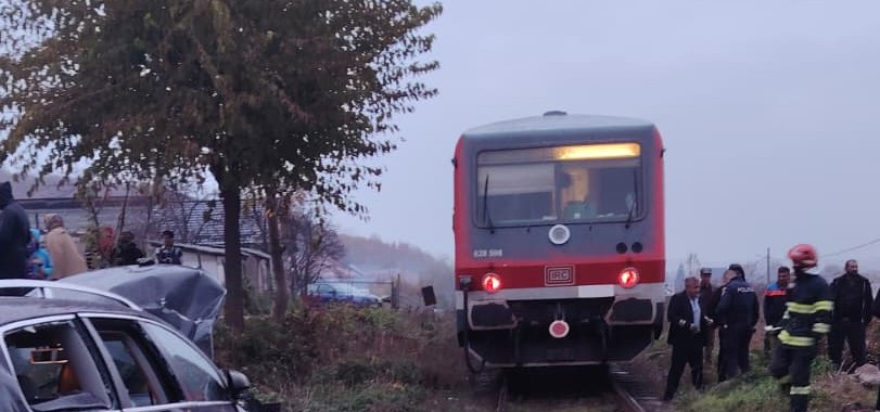 IPJ: Trecerea la nivel cu calea ferată din Țicău, unde o mașină a fost lovită ieri de tren, e neautorizată