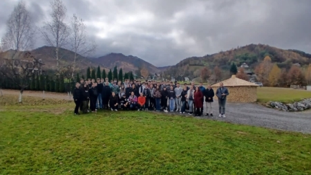 „Școala Verde” la Liceul Teoretic „Bogdan Vodă” din Vișeu de Sus: elevii au avut parte de activități creative, ateliere interactive și drumeții în natură