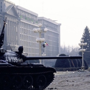 Revoluția Română, 18 decembrie 1989, Timișoara: Ziua tinerilor secerați de gloanțe pe treptele Catedralei