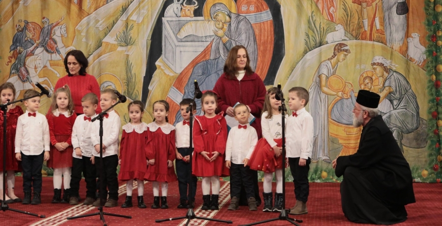 Numeroase grupuri de colindători au adus vestea Nașterii Domnului și astăzi la Catedrala Episcopală Baia Mare