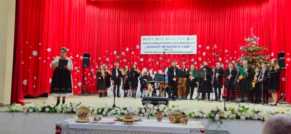 Festivalul „Slobozî-ne gazdă-n casă” din Șomcuta Mare reunește participanți din cinci județe