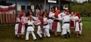 Voie bună și tradiție: Jocuri de Crăciun în satele din Țara Lăpușului