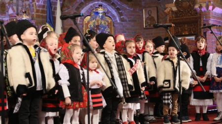 Cea de-a XIX-a ediție a tradiționalului concert de colinde „Sus la Poarta Raiului” va reuni, la Catedrala Episcopală, glasuri alese ale colindului românesc