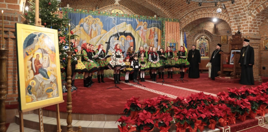 Primele cete de colindători au ajuns la Catedrala Episcopală, gazde fiind PS Iustin și PS Timotei Sătmăreanul