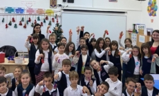 „Magia sărbătorilor de iarnă” – lecție despre tradiție și creativitate pentru elevii Școlii „Nichita Stănescu” Baia Mare