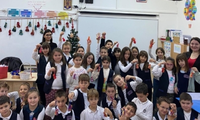 „Magia sărbătorilor de iarnă” – lecție despre tradiție și creativitate pentru elevii Școlii „Nichita Stănescu” Baia Mare