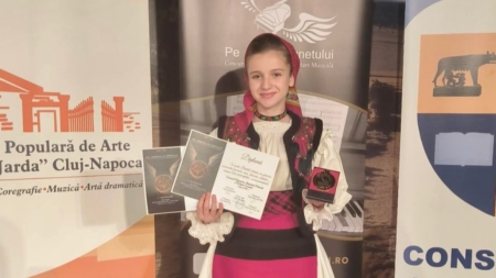 Succes remarcabil pentru Izabela Chiș, elevă a Școlii de Artă Sighetu Marmației, la Concursul Național de Interpretare Muzicală „Pe Aripile Sunetului”