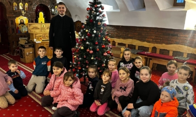 „Dar din dar, har și colind”: Taina Sfântului Maslu, urmată de un concert caritabil la Parohia „Șesu-Mănăstirii” Rozavlea