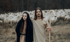 „Frunză verde, verde”: Îndrăgita artistă Anda Horoba a readus la viață o colindă veche din satul natal