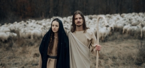 „Frunză verde, verde”: Îndrăgita artistă Anda Horoba a readus la viață o colindă veche din satul natal