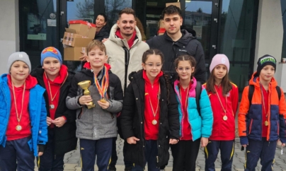 Înotătorii de la CS Seini au cucerit numeroase medalii la Cupa Moș Nicolae 2025 de la Pitești