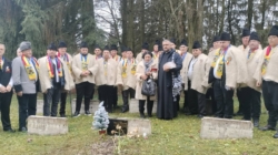 Corul bărbătesc din Finteușu Mare a adus un omagiu Eroilor Români îngropați în Cimitirul din Zvolen din Slovacia