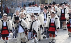 Îndrăgitul eveniment „Crăciun în Maramureș” debutează cu Parada Colindătorilor