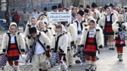 Îndrăgitul eveniment „Crăciun în Maramureș” debutează cu Parada Colindătorilor