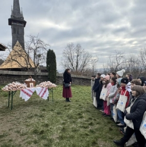 „Crăciun în Satu’ de pe Deal” – tradiție și colind la Muzeul Satului din Baia Mare