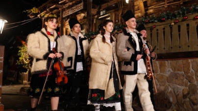 „Sara asta-i sară sfântă”: Răzvan Cizmar și Raluca Chira au lansat o colindă frumoasă