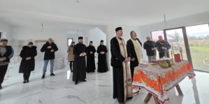 Două case distruse de incendiu la Lăpușul Românesc, reconstruite cu sprijinul Bisericii, al credincioșilor și al autorităților