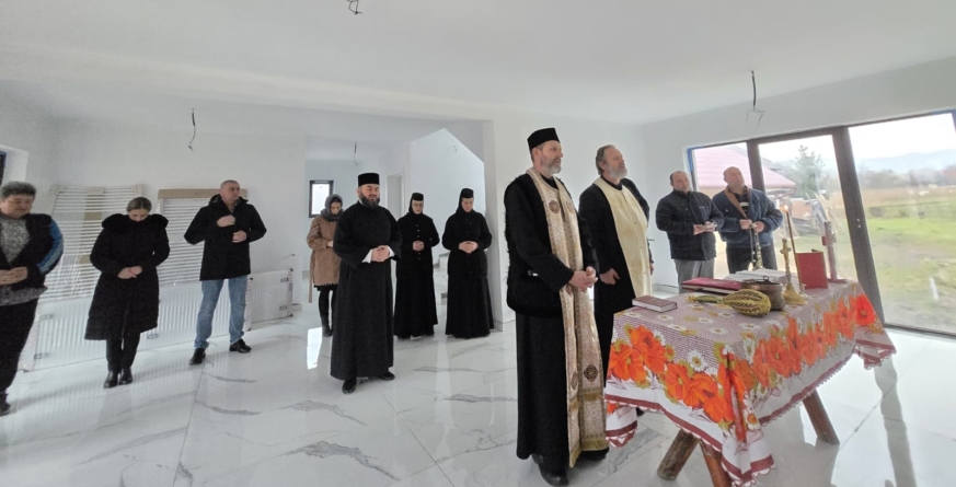 Două case distruse de incendiu la Lăpușul Românesc, reconstruite cu sprijinul Bisericii, al credincioșilor și al autorităților