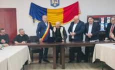 Poetul-țăran Ioan Dunca din Budești a împlinit 100 de ani și a primit titlul de Cetățean de Onoare al comunei