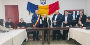 Poetul-țăran Ioan Dunca din Budești a împlinit 100 de ani și a primit titlul de Cetățean de Onoare al comunei