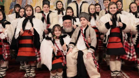 Noi cete de colindători au poposit la Catedrala Episcopală din Baia Mare