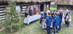 „Crăciun în Satu de pe Deal”, ediția a II-a, a reunit la Muzeul Satului din Baia Mare mii de preșcolari și elevi