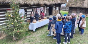 „Crăciun în Satu de pe Deal”, ediția a II-a, a reunit la Muzeul Satului din Baia Mare mii de preșcolari și elevi