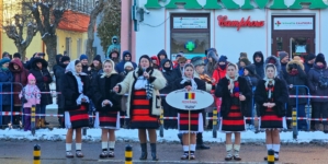 Ansamblul folcloric „MARA” din Sighetu Marmației promovează tradițiile maramureșene la festivaluri de iarnă din Bucovina