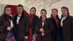 Lăpușencele au adus „Mirosul Crăciunului” pe scena Teatrului Național din București