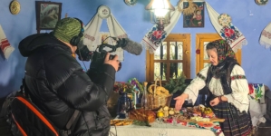La Casa Muzeu Rogoz: Obiceiurile de Crăciun din Țara Lăpușului, filmate de o echipă a Televiziunii Naționale din Thessaloniki, Grecia