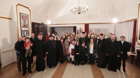 În Ajunul Crăciunului: Nașterea Domnului a fost vestită după tradiție la Reședința Episcopală din Baia Mare