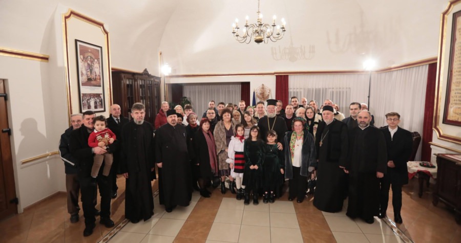 În Ajunul Crăciunului: Nașterea Domnului a fost vestită după tradiție la Reședința Episcopală din Baia Mare