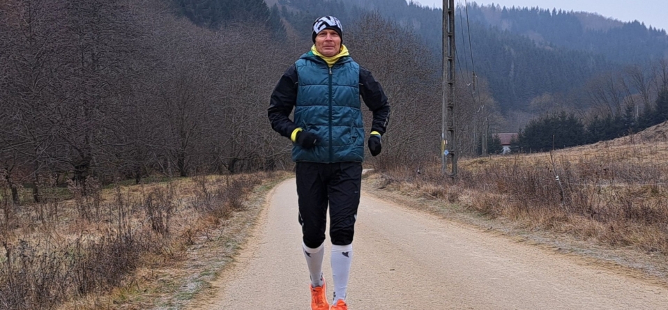 Atletul Artur Miklos încheie 2025 cu un palmares impresionant și aproape patru decenii de rezultate remarcabile la nivel național și internațional