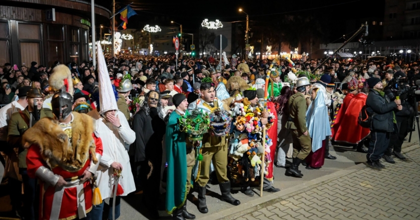 „Noaptea Viflaiemurilor”, tradiție de peste 100 de ani, celebrată în Ajunul Crăciunului la Vișeu de Sus
