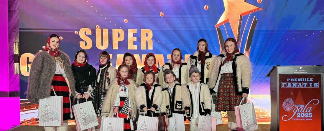 Colinde maramureșene la Gala Fanatik: Grupul Vocal Maramureș, coordonat de prof. Monica Șandor, în premieră în Capitală