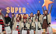 Colinde maramureșene la Gala Fanatik: Grupul Vocal Maramureș, coordonat de prof. Monica Șandor, în premieră în Capitală
