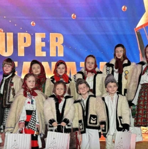 Colinde maramureșene la Gala Fanatik: Grupul Vocal Maramureș, coordonat de prof. Monica Șandor, în premieră în Capitală