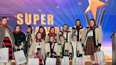 Colinde maramureșene la Gala Fanatik: Grupul Vocal Maramureș, coordonat de prof. Monica Șandor, în premieră în Capitală