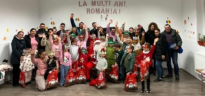 Copiii Ansamblului „Florile Chioarului” din Săcălășeni, vizitați de Moș Nicolae